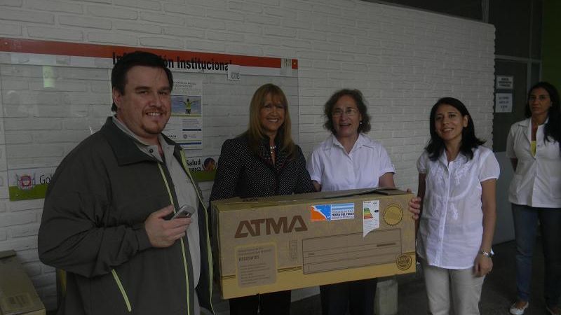 Entregaron equipamiento y mobiliario al Ministerio de Salud