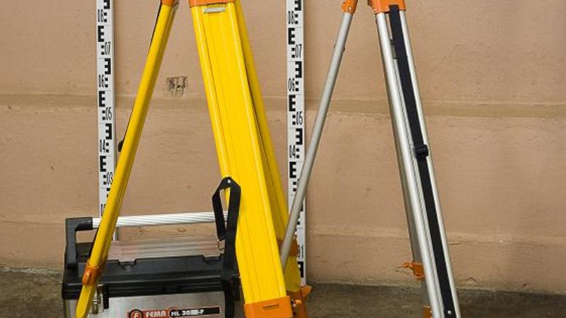 Donaron instrumentos de precisión y herramientas a Antropología