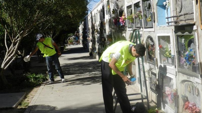 Actividades contra el dengue en el Cementerio