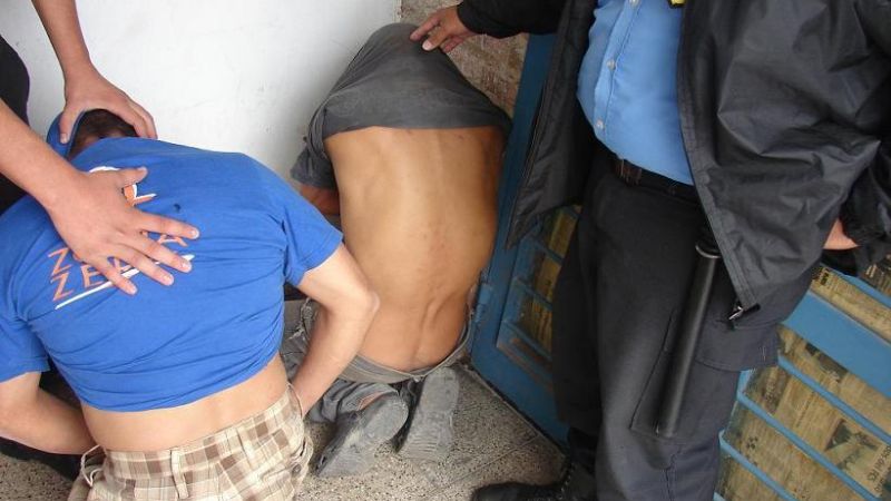 Aprehenden a dos asaltantes