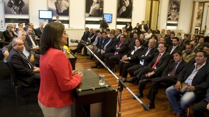 La gobernadora confirmó inversión de 30 millones en el Hospital de Niños