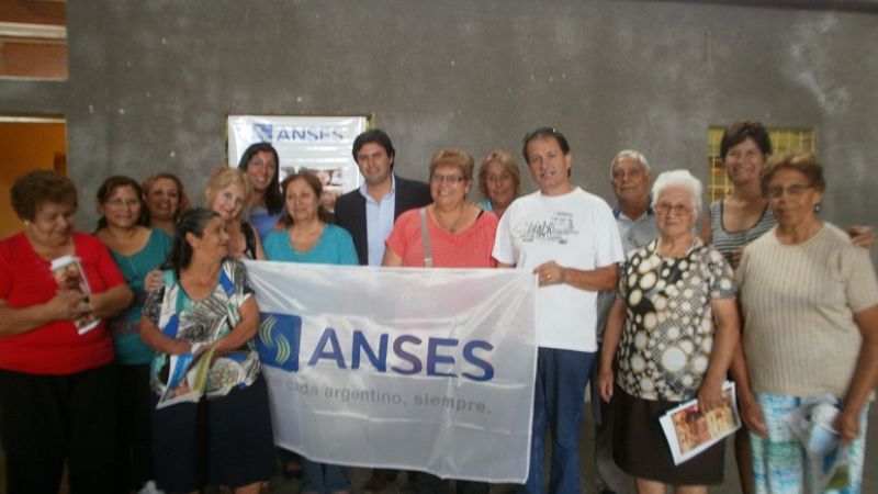 ANSES junto a jubilados de Villa Cubas