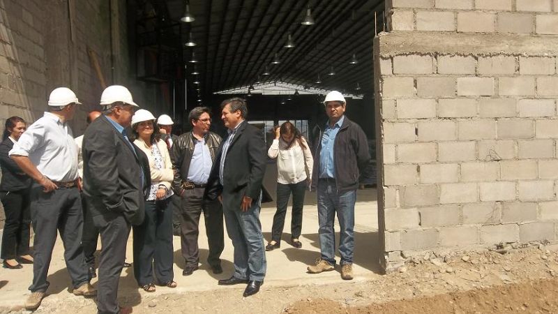 Corpacci visitó la Fábrica de adoquines