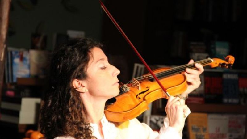 “Unos duraznos blancos y muy dulces”, hoy, en Los Lapachos