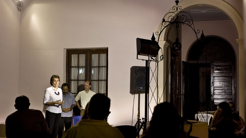 Abrió la muestra “Entrelíneas” 