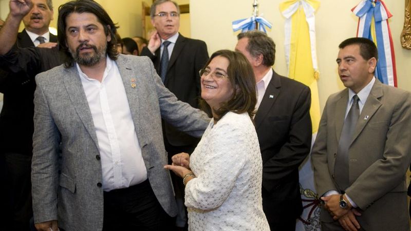 El aumento a docentes sería del 16% y por decreto