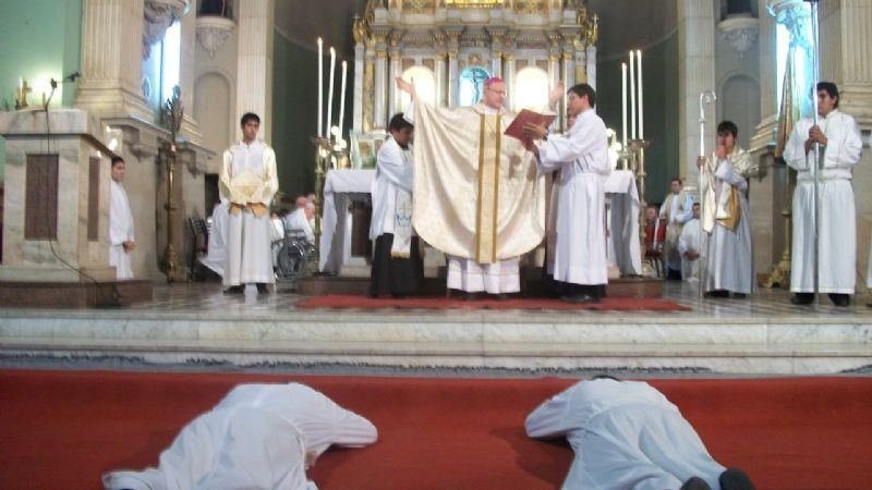 “Sean ardorosos misioneros y apasionados testigos del Resucitado”