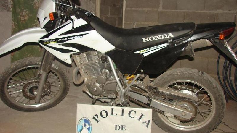 En persecución caen ladrones de moto