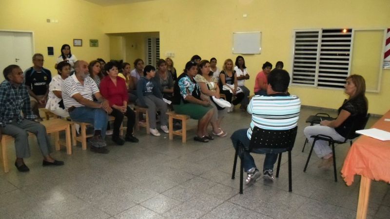 Vecinos se reunieron con funcionarios y plantearon sus inquietudes
