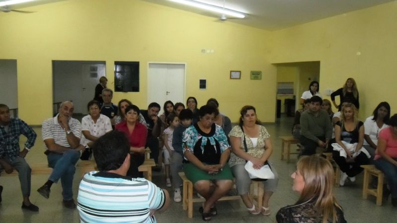Vecinos se reunieron con funcionarios y plantearon sus inquietudes