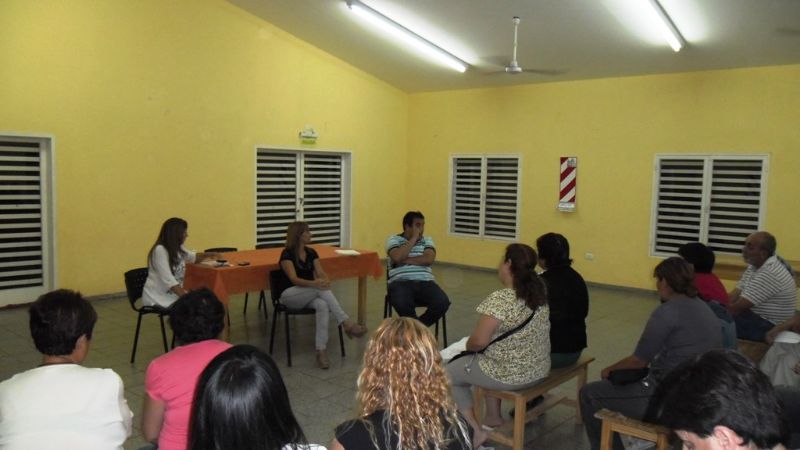Vecinos se reunieron con funcionarios y plantearon sus inquietudes