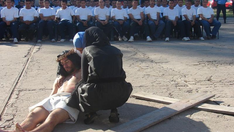 Vía Crucis en el IES Policial