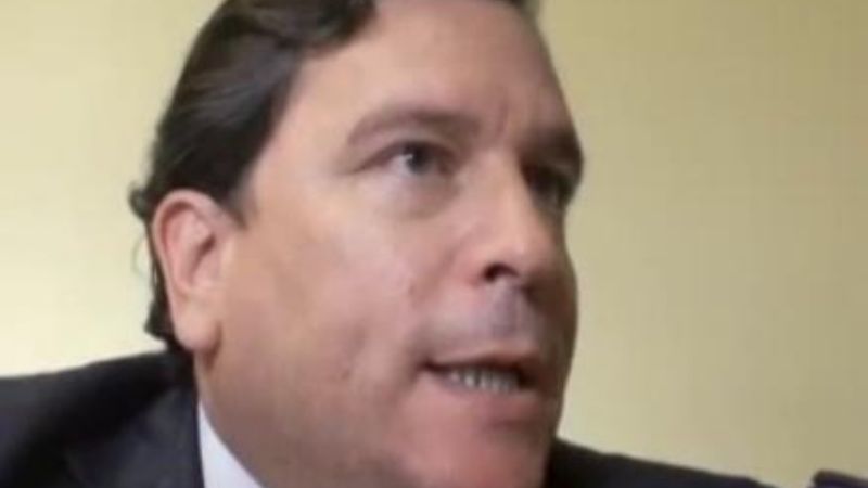 Sáenz le pide a la oposición “sentarse a leer más y estudiar”