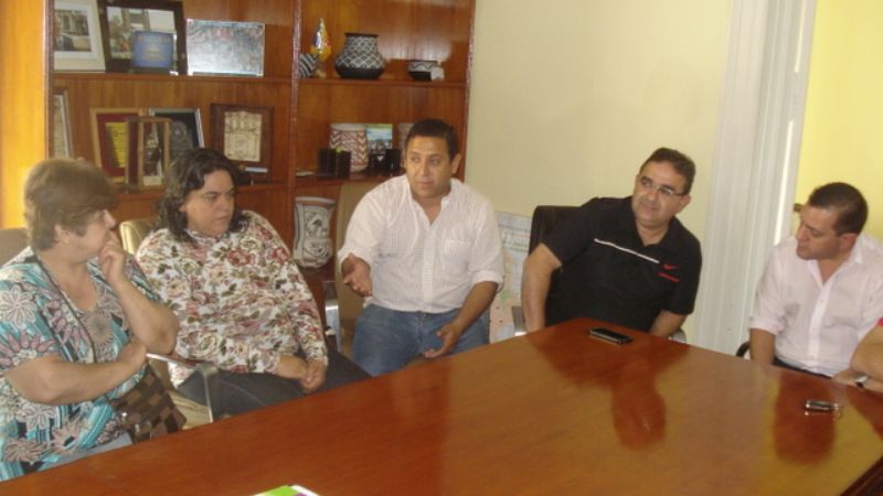 Jalil se reunió con vecinos de Villa Cubas