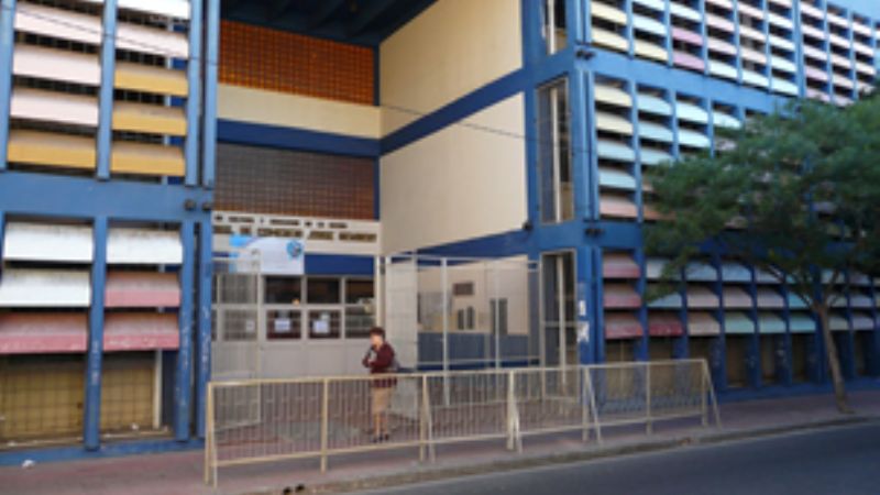 Quejas por fuerte olor a pintura en la Jorge Newbery