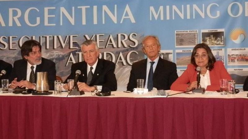 \"Pretendemos recuperar nuestro lugar con una política minera clara\"