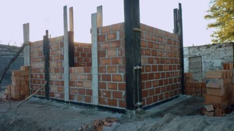 Abandonan mejoramientos habitacionales a medio construir