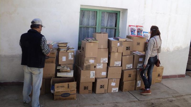 Llegaron a Famatanca los libros gestionados por Muña Muña 