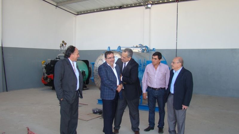 Visita de funcionarios a la planta de residuos patógenos