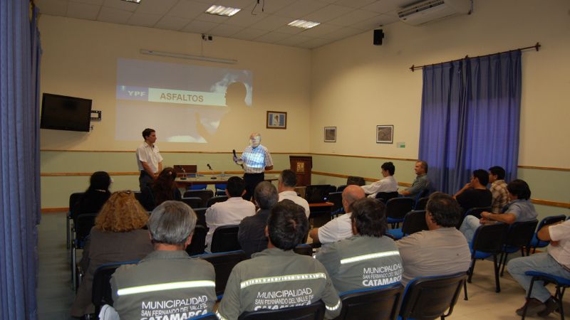 Capacitación sobre el uso de asfaltos y nuevos productos
