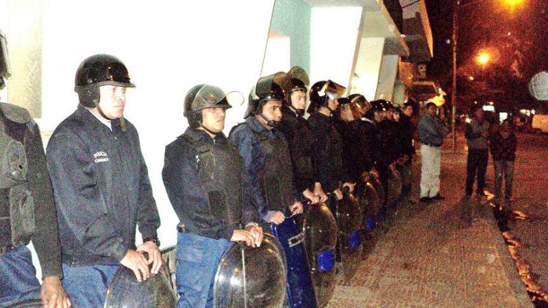 19 horas de protesta contra el fiscal Marcelo González