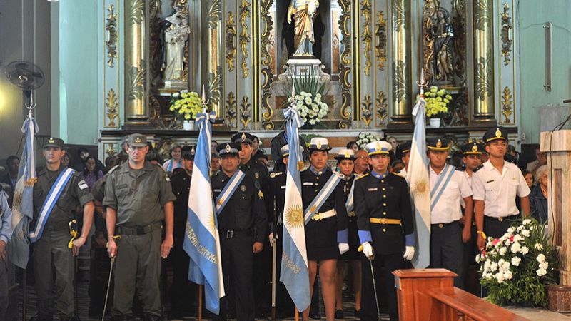 La Policía de Catamarca rindió homenaje a la Virgen del Valle