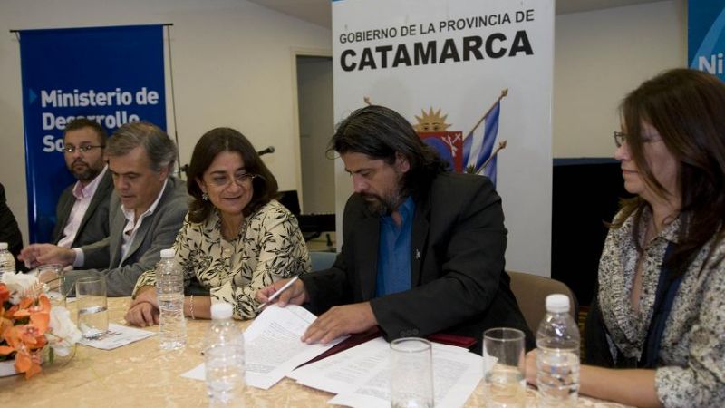 La Gobernadora firmó convenio sobre Políticas Públicas a favor de la Niñez