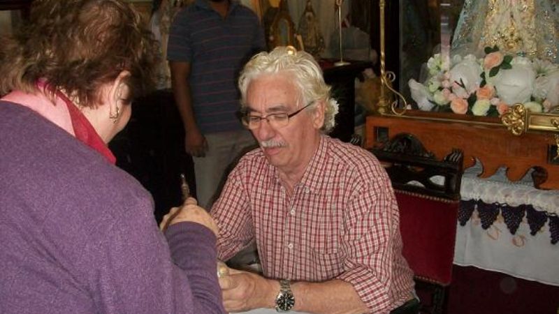 Cincelaron en la Catedral Basílica el cáliz para el Papa Francisco