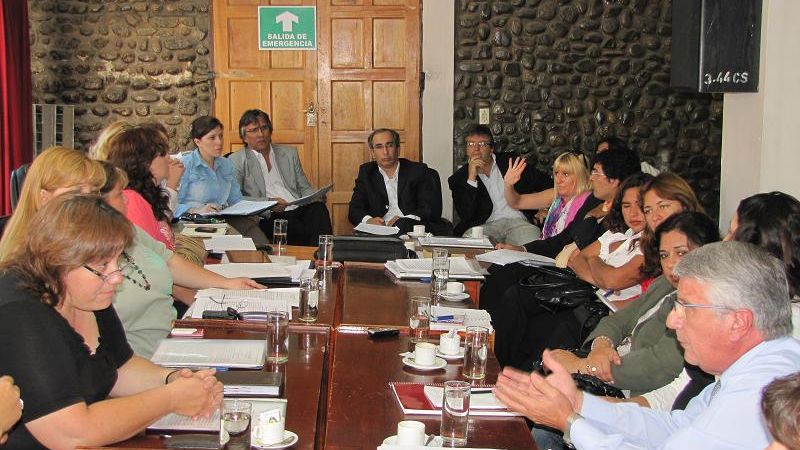 Continúa debate entre diputados y docentes por la nueva Ley de Educación