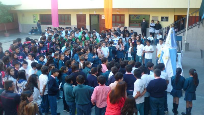 Alumnos del Colegio Guadalupe se consagraron a la Virgen del Valle