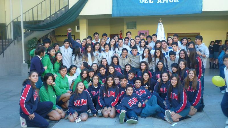 Alumnos del Colegio Guadalupe se consagraron a la Virgen del Valle