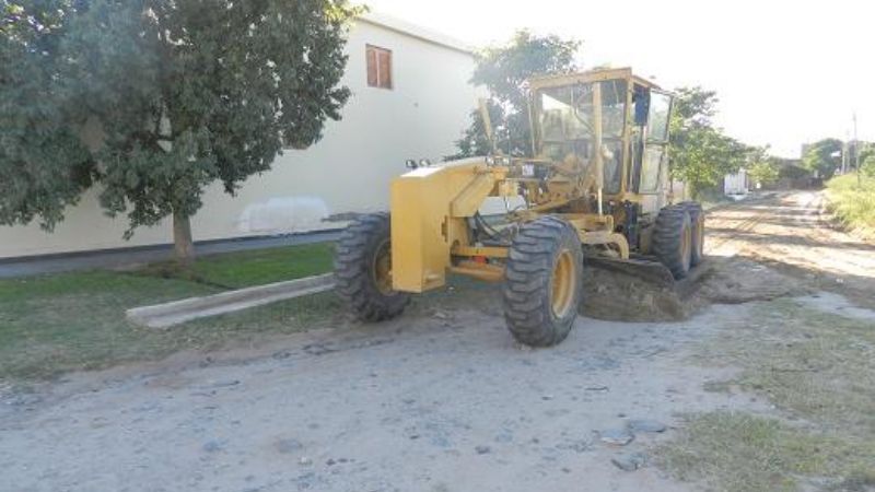 Pavimentan calles del barrio Lomas del Tala
