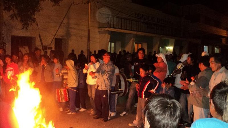 Diez horas de protesta frente a la Fiscalía de Santa María