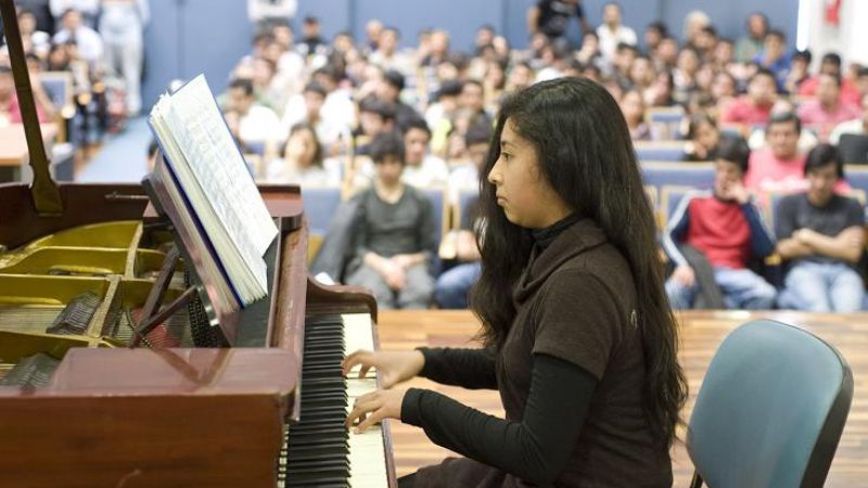 El piano del Ezequiel Soria, a punto para la temporada artística