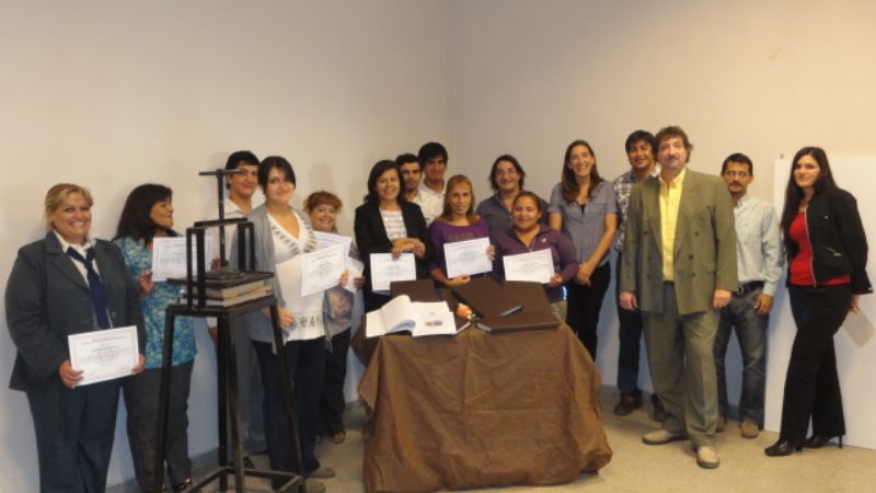 El CD organizó Curso-taller sobre Encuadernación