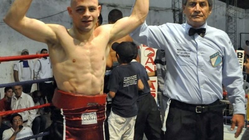 Tras dos caídas, Báez ganó por KO en el 3ro.