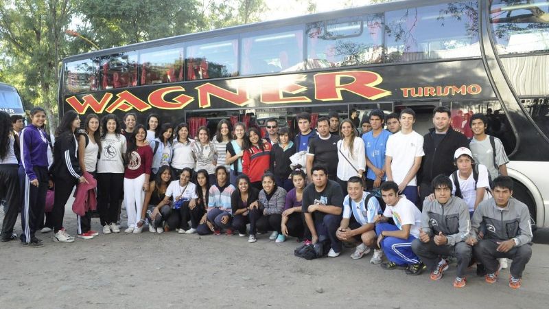 El atletismo y voley femenino de Catamarca ya está en Oruro