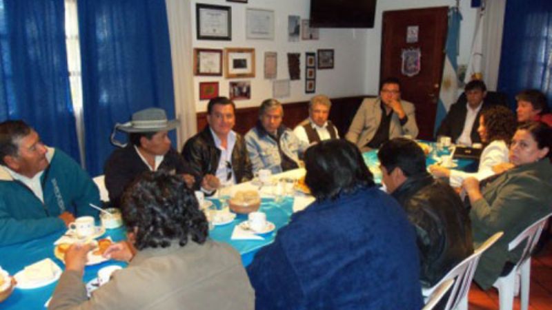 Desayuno de camaradería con comunidades originarias