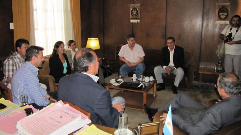 Diputados oficialistas con el presidente de la Corte de Justicia