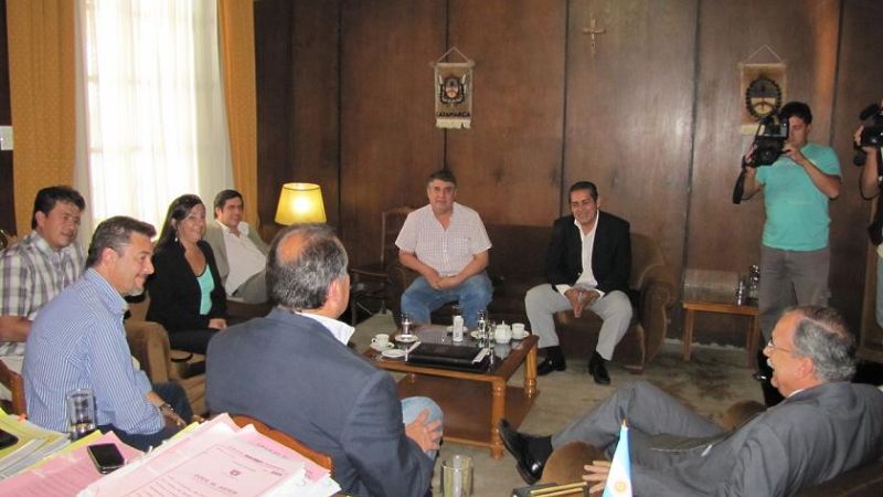 Diputados oficialistas con el presidente de la Corte de Justicia