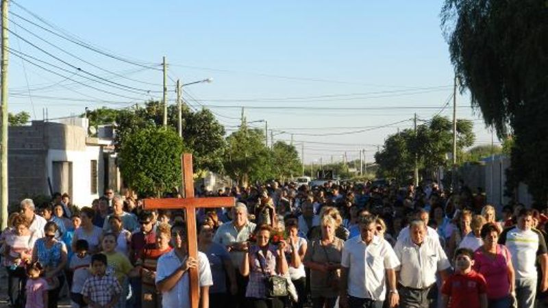 La procesión de “San Expedito” reunió a cientos de fieles