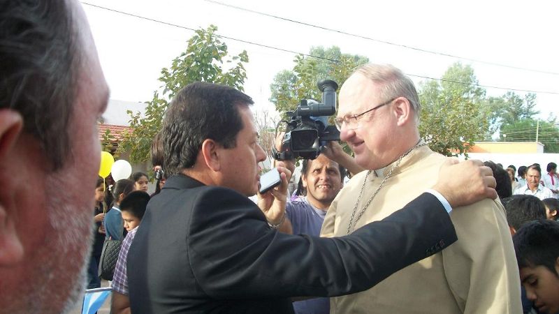 Cálida bienvenida a Urbanc en el inicio de su visita pastoral 