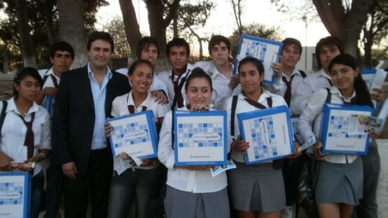 Mil jóvenes de La Paz recibieron sus netbooks