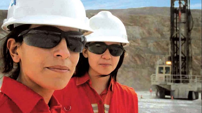 Disertación sobre “Mujer y Minería”