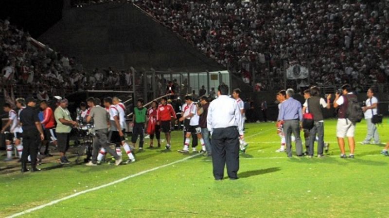 Bosteros catamarqueños incentivaron a Estudiantes de Caseros