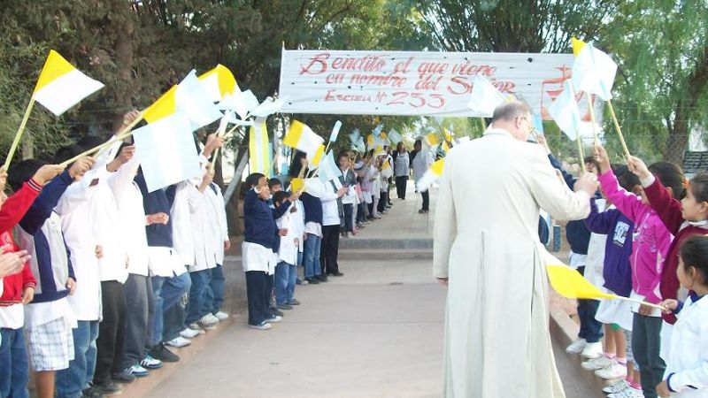 El Obispo consagró el altar de la capilla Nuestra Señora de la Candelaria 