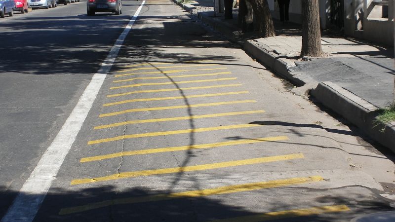 Continúan los trabajos de demarcación de carriles 