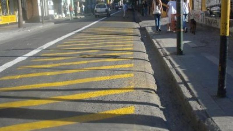 Continúan los trabajos de demarcación de carriles 