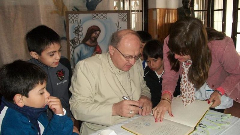 Los pobladores de La Puntilla y Banda de Lucero recibieron al Obispo