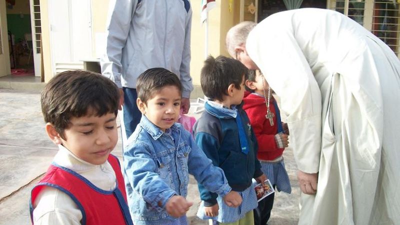 Los pobladores de La Puntilla y Banda de Lucero recibieron al Obispo